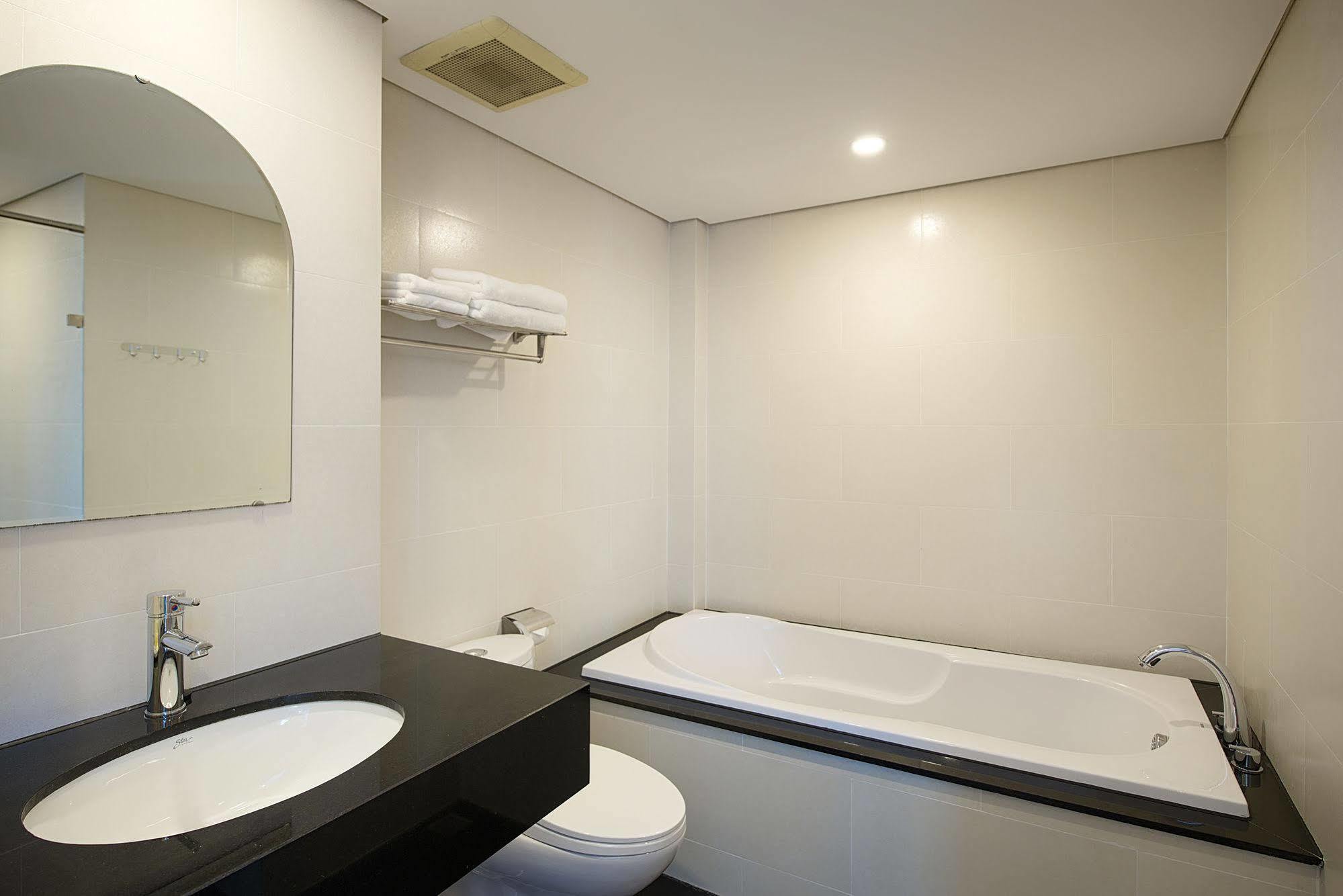 Ccentral Hotel Bui Vien Ho Chi Minh City Bagian luar foto